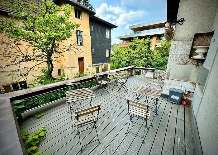 旅馆 Tesla House *