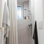Tesla House Hostal *
