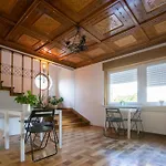 ホステル Tesla House
