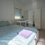Hostal Tesla House