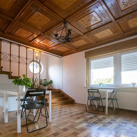 호스텔 Tesla House