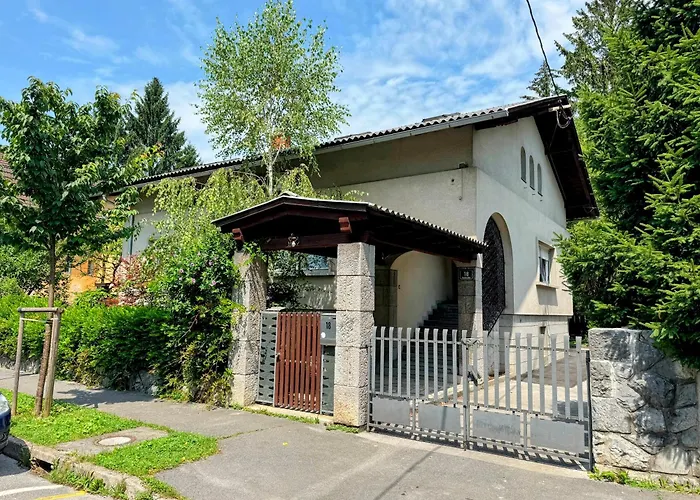 Tesla House بيت شباب ليوبليانا