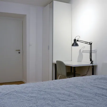 Tesla House Vandrarhem