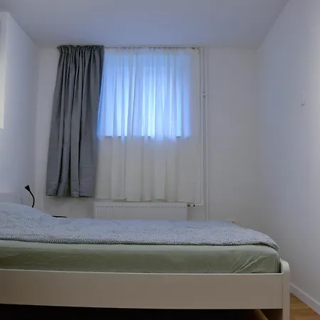 Vandrarhem Tesla House