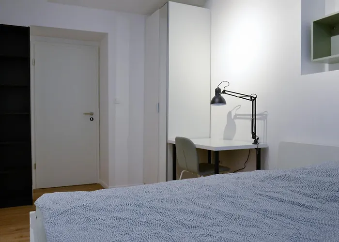 Tesla House אכסניה