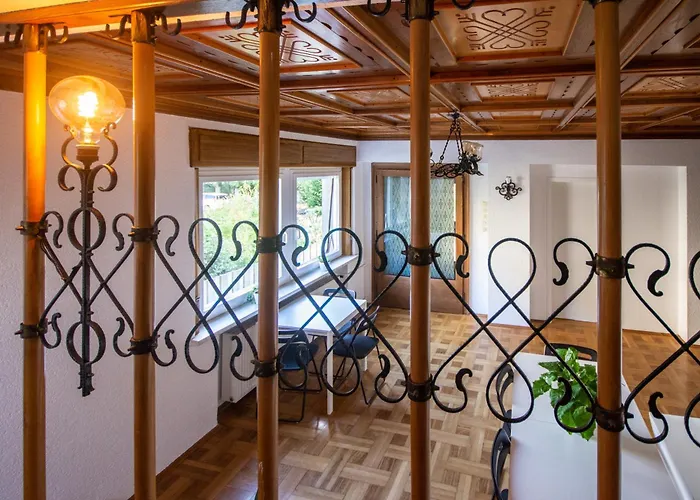 אכסניה Tesla House