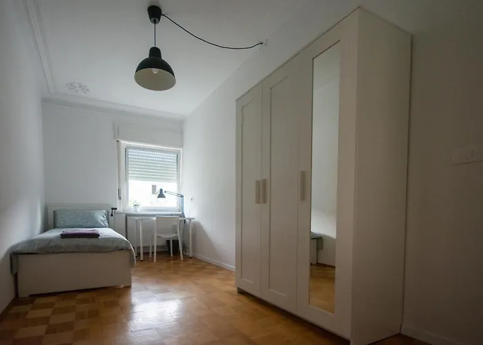 אכסניה Tesla House